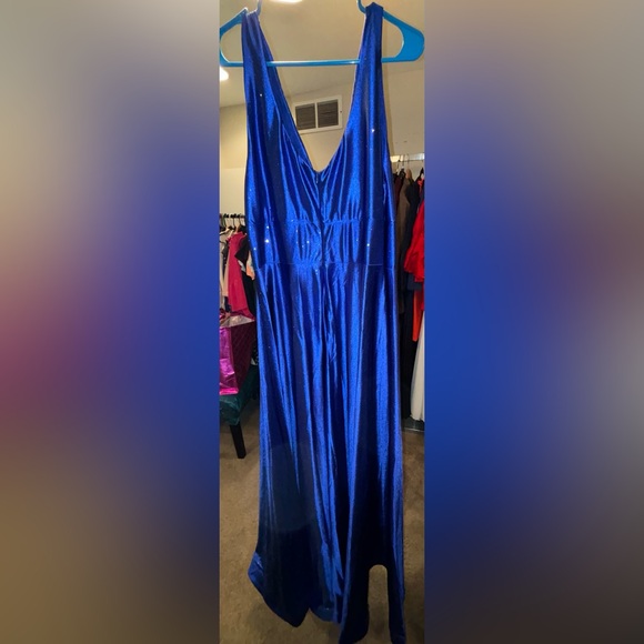 D&M Sparkling Blue Elegant Floor Length Gown w weighted train - Picture 4 of 8